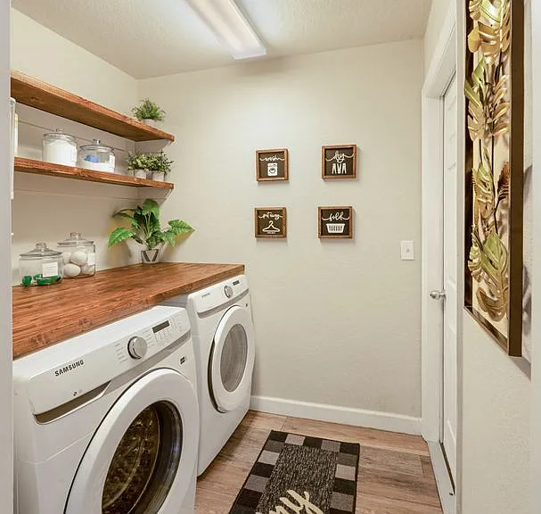 518 Highland Meadows St — Photo 10