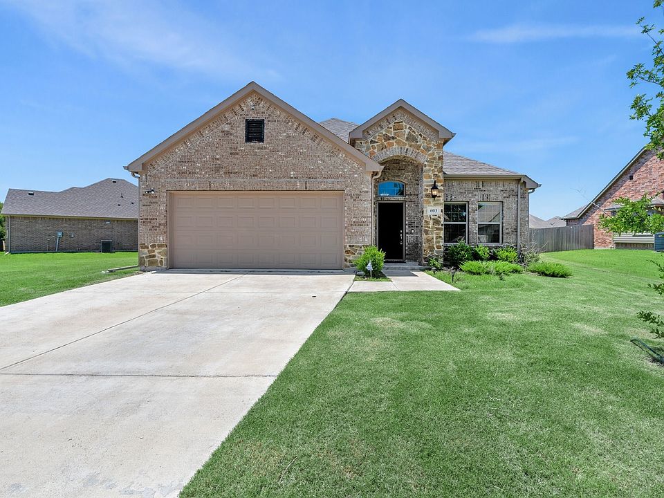 1st image of 603 Comal Dr