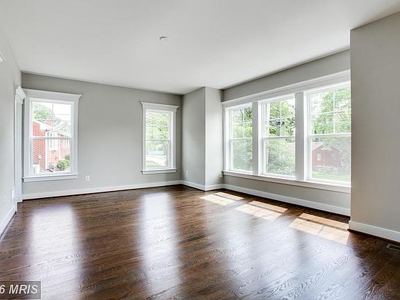 3rd image of 604 John Marshall Dr NW