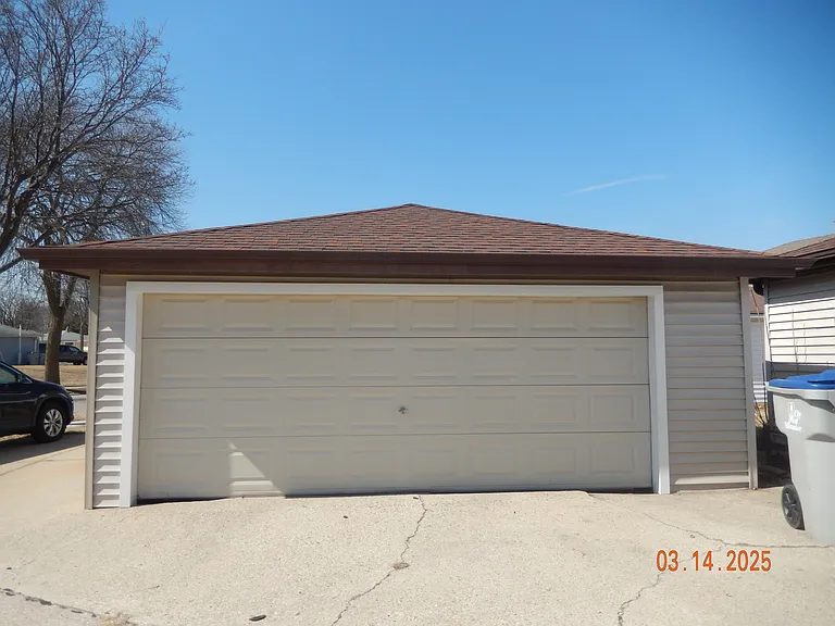 2121 W Bolivar Ave — Photo 5