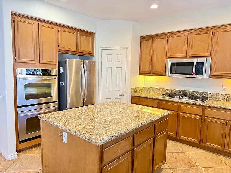 12488 Celebration Dr — Photo 11