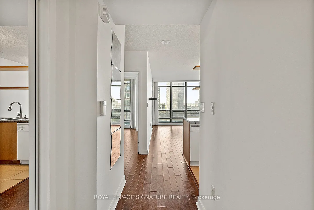 Building Photo - 3 Navy Wharf Ct #610