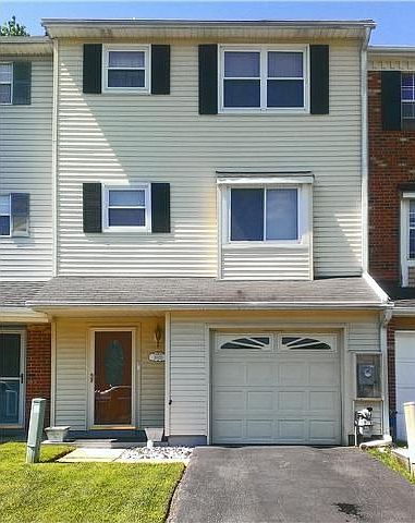 1st image of 3020 Greenshire Ct W