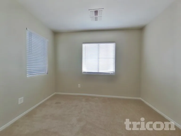 4660 E Laurel Ave — Photo 8
