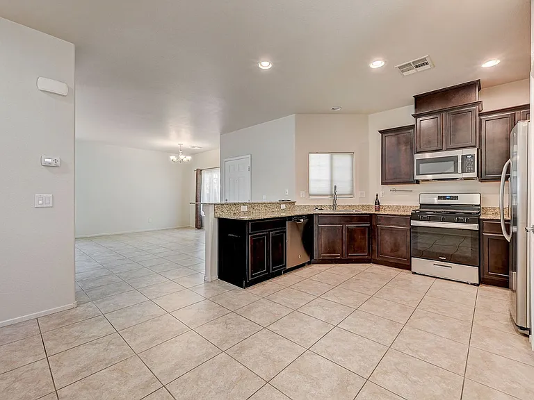9522 Vega Carpio Ave — Photo 17