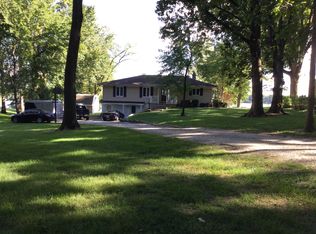 204 Maple Grove Ln, Springfield, IL 62712