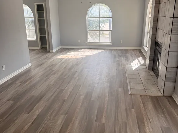 8915 Datapoint Dr APT 38D, San Antonio, TX 78229