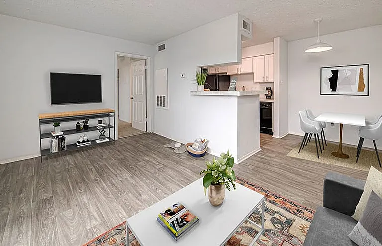 Stone Creek Apartment Homes — Photo 10