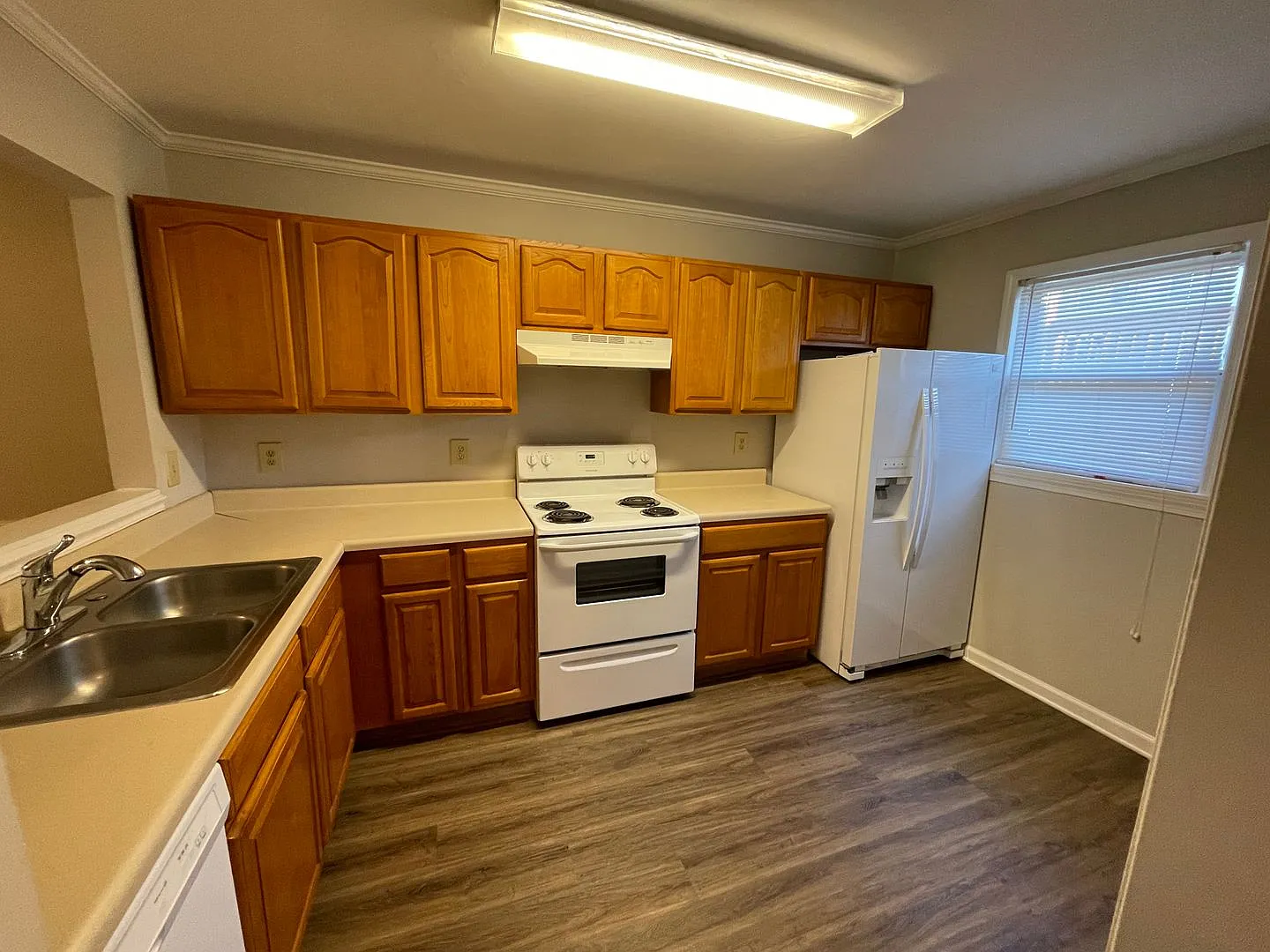 Available For Immediate Move In! — Photo 2