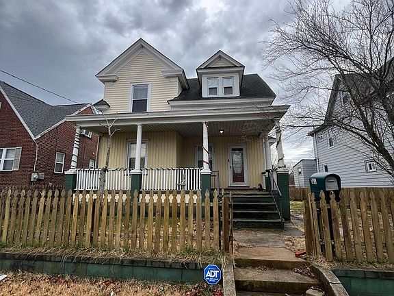 2nd image of 711 E Main St