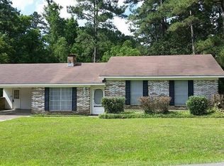 403 Holiday Cir, Pineville, LA 71360