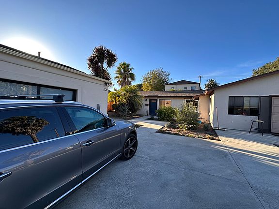 4th image of 1125 Laguna St #B