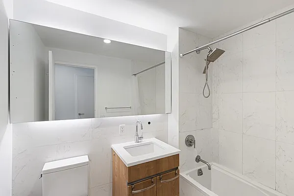 Sold by Nest Seekers International | media 4