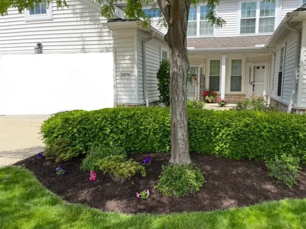 33256 Fairport Dr, Avon Lake, OH 44012