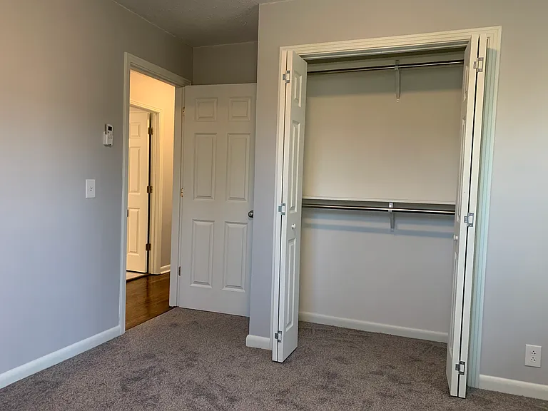 141 Laurel Ct — Photo 8