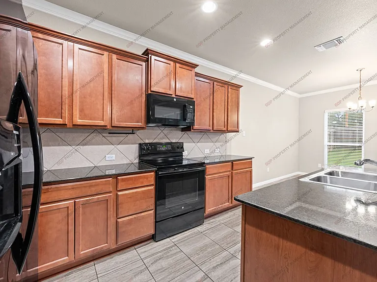 5620 Blackstone Dr — Photo 15