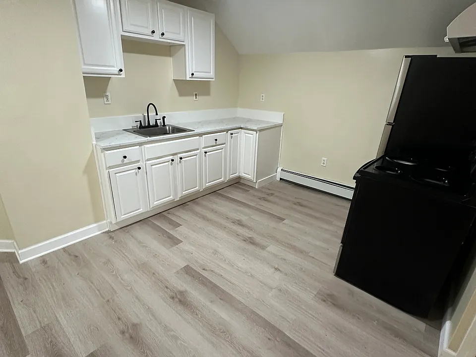 94 W Main St #7