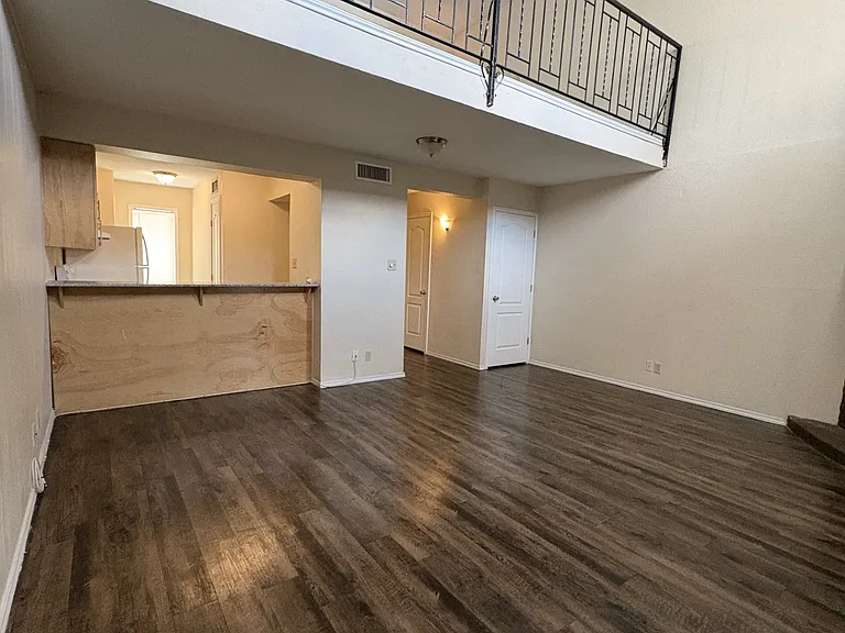 Sunshine Village Apartments — Photo 12