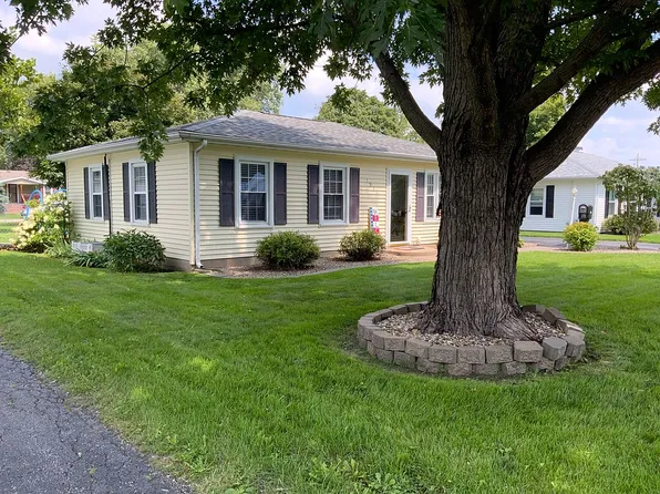 1310 Lincoln Rd, Monmouth, IL 61462