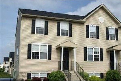 1st image of 379 Oxford Oak Dr