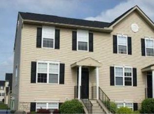 379 Oxford Oak Dr, Blacklick, OH 43004