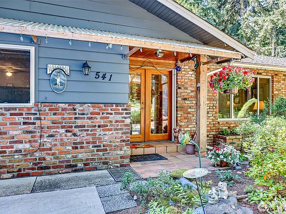 4th image of 541 Surfcrest Place NE