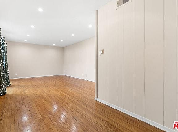 5th image of 840 S Bedford St