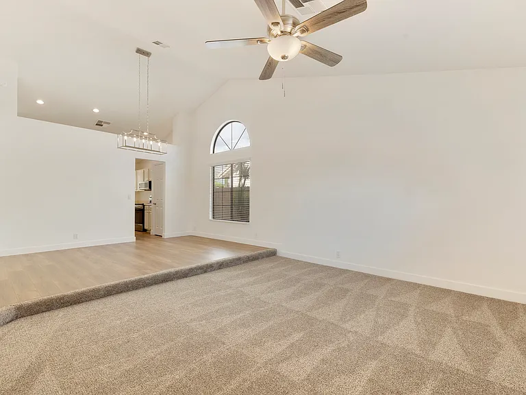 5656 E Saint John Rd — Photo 15