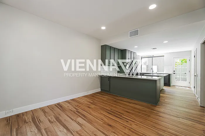 340 Wyndgate Rd — Photo 9