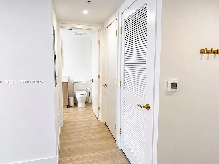 90 Ne St #32 — Photo 4