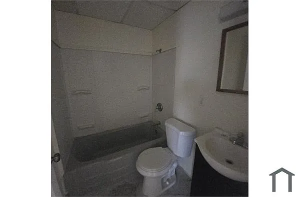 Building Photo - 3540 W 61st St #2