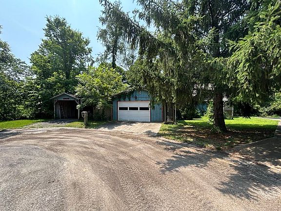 2nd image of 343 Hickory Ct