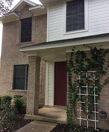 2nd image of 915 Tanglewood Dr