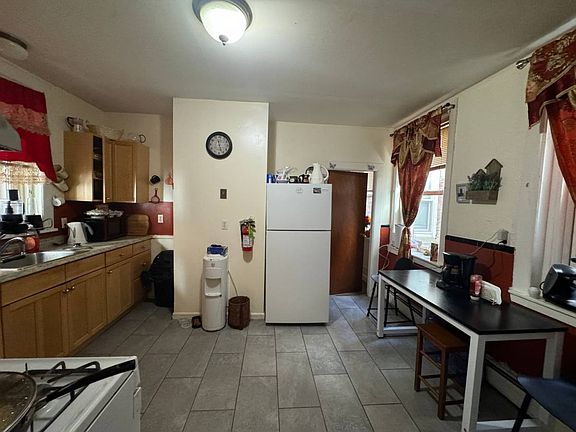 3rd image of 59 Lubec St