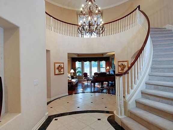 2nd image of 2045 Waterside Cir