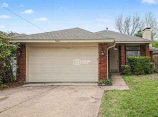 5210 Livermore Dr, Arlington, TX 76017