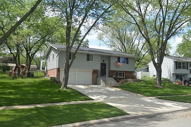 1st image of 528 Plymouth Ln