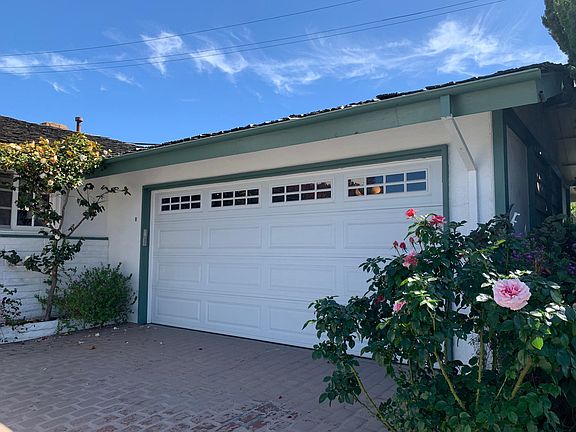 Oversized double garage with automatic opener
