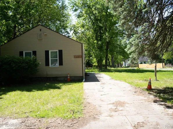 22675 Santa Maria St, Detroit, MI 48219