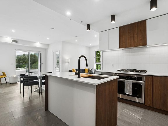 2nd image of 623 Kemsley Ave #206
