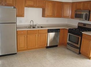 743 Jefferson Ave APT 6, Elgin, IL 60120