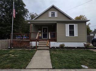 221 N 6th St, Girard, IL 62640