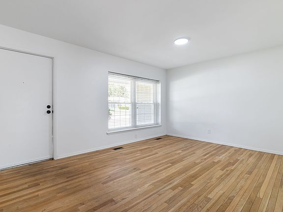 2nd image of 1490 El Centro Dr