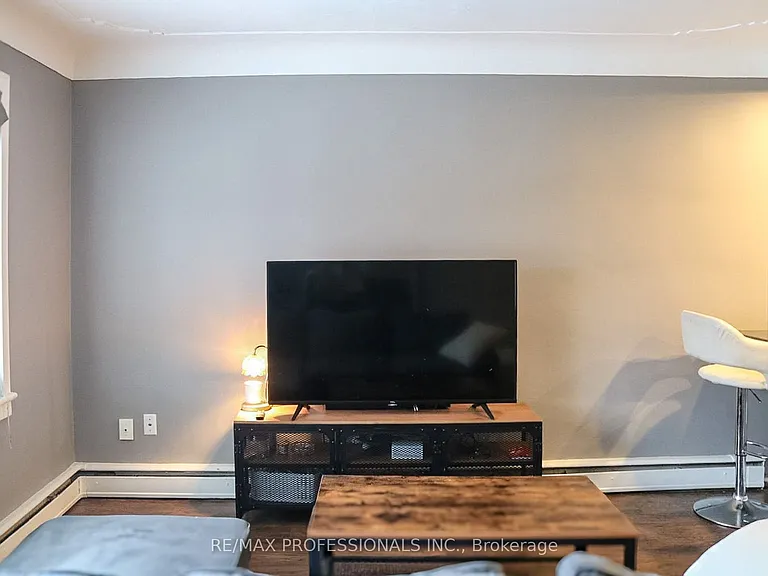 836 Concession St #206 — Photo 6
