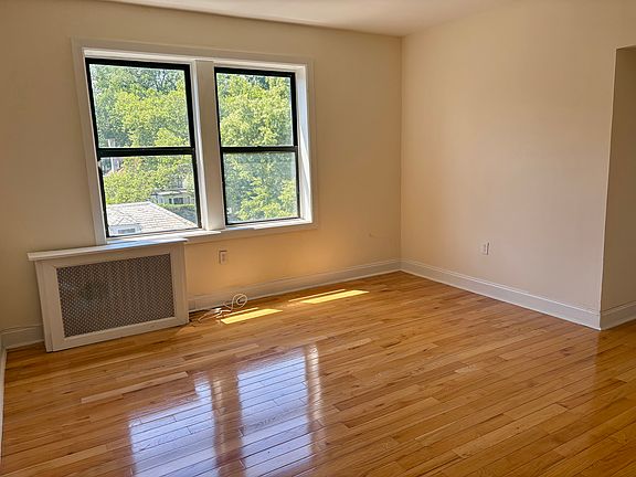 3rd image of 2-4 Berkeley Ave #4G