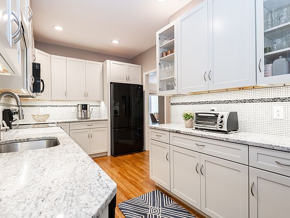 4th image of 178 Bishops Forest Dr