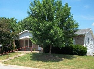 14 Village Rd, Hannibal, MO 63401