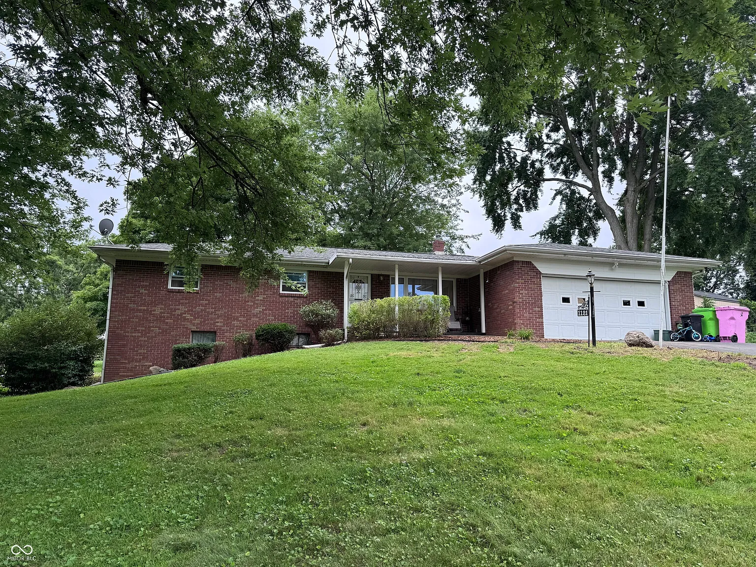 1121 Mill St photo 1