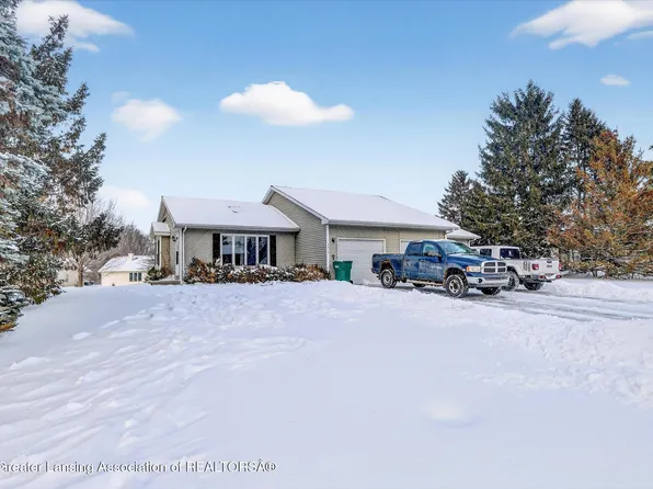 3412-3414 Parkwood Dr, Dewitt, MI 48820