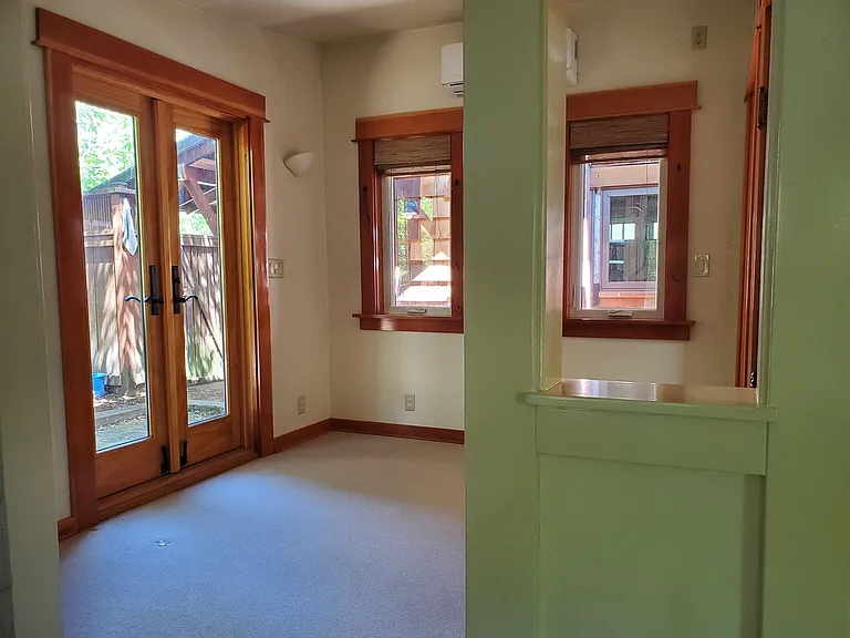 4470 Willamette St — Photo 2